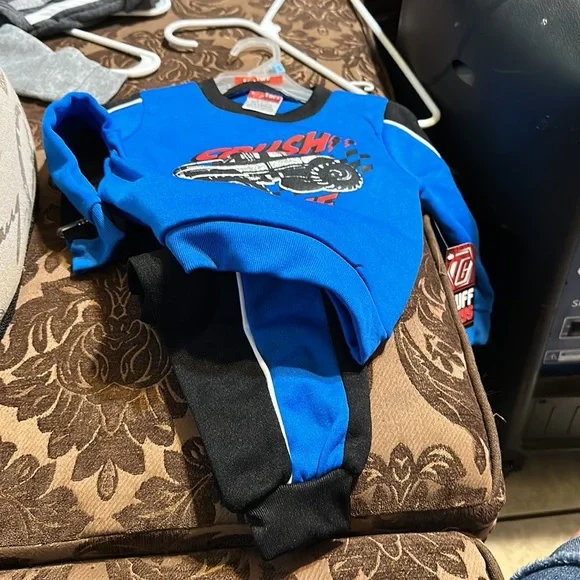 Set - Picture 3 of 4